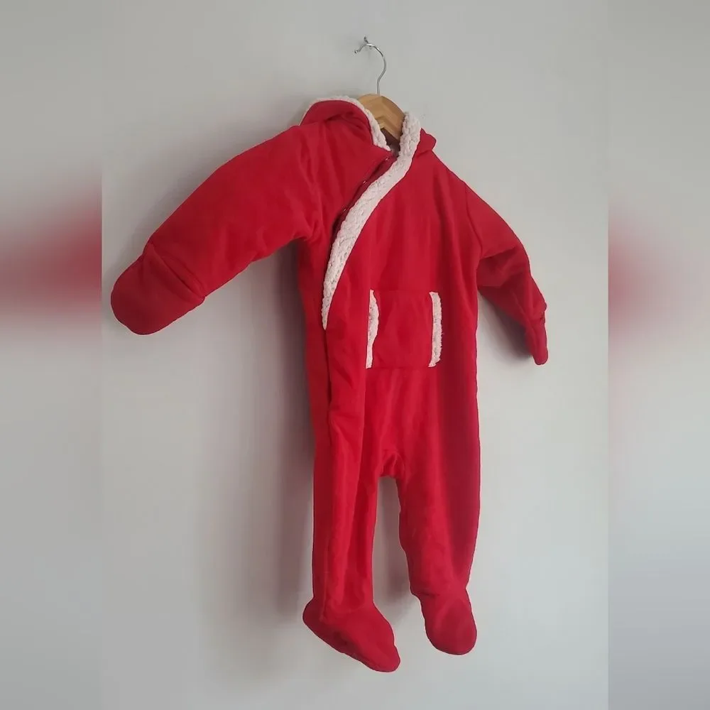 Old Navy Red Kids Bunting Footie One Piece With Snaps Size 6-12 Months